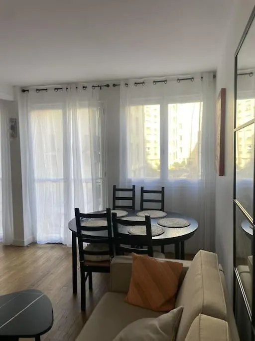 Charmant Xvie- Avec Balcon! Apartment Paris